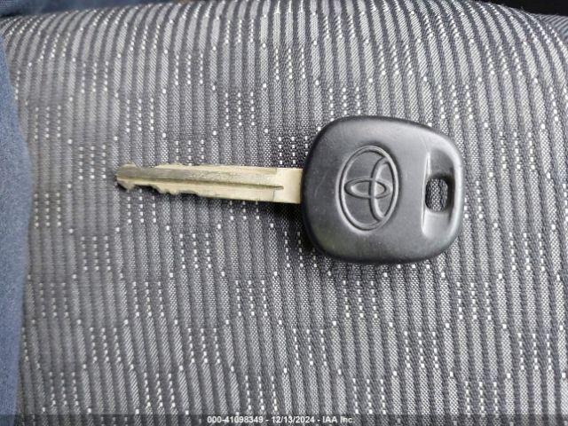 VNKKTUD32HA082659 Toyota YARIS L