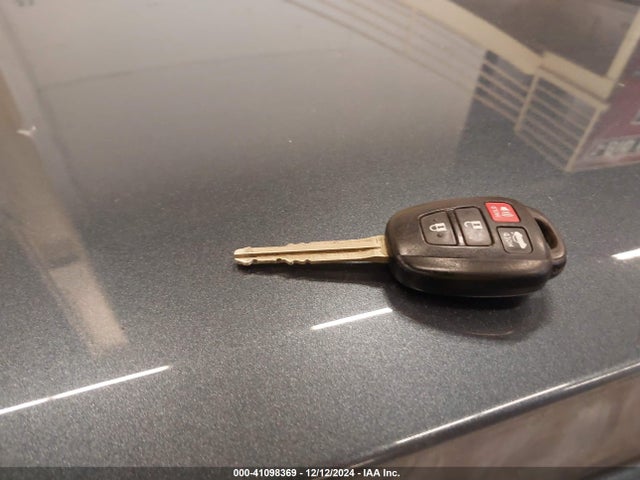 Toyota COROLLA LE 2019 2T1BURHEXKC243924 Image 11