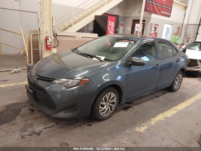 Toyota COROLLA LE 2019 2T1BURHEXKC243924 Image 2