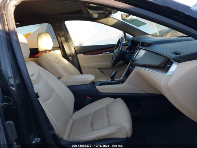 1GYKNBRS0HZ105570 Cadillac XT5 LUXURY