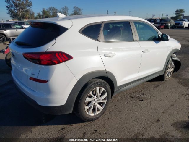 KM8J2CA41LU160964 Hyundai TUCSON SE