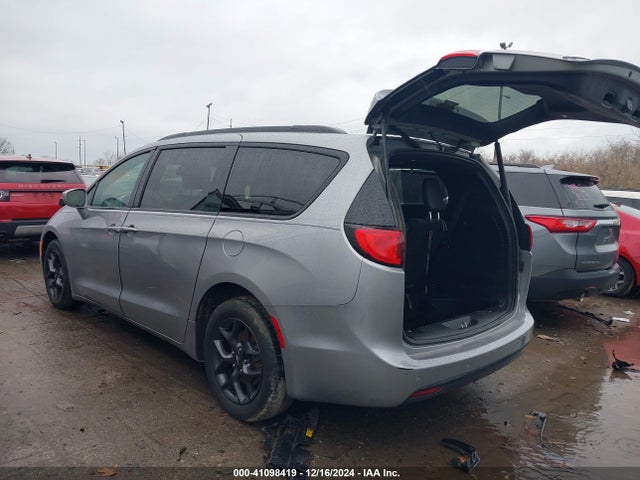 Chrysler Pacifica Touring L 2018 2C4RC1BG3JR260690 Image 3