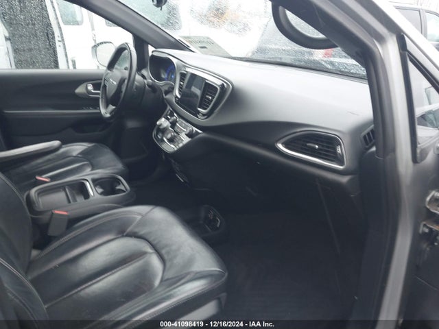 Chrysler Pacifica Touring L 2018 2C4RC1BG3JR260690 Image 5