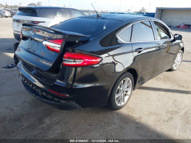 3FA6P0SUXKR201046 Ford Fusion Energi Titanium