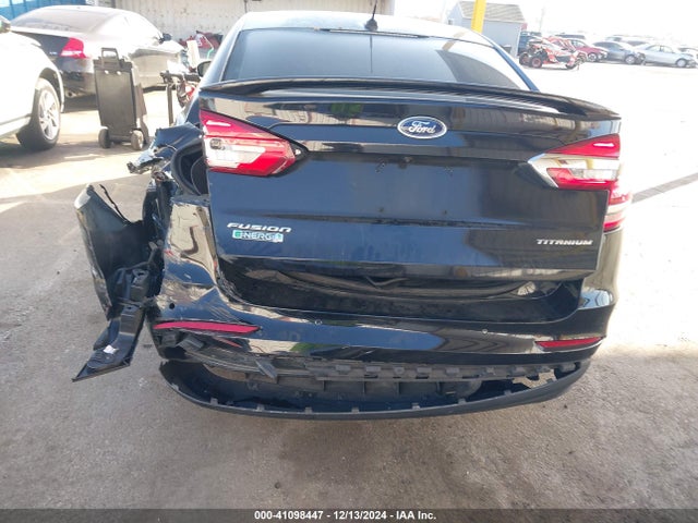 3FA6P0SUXKR201046 Ford Fusion Energi Titanium