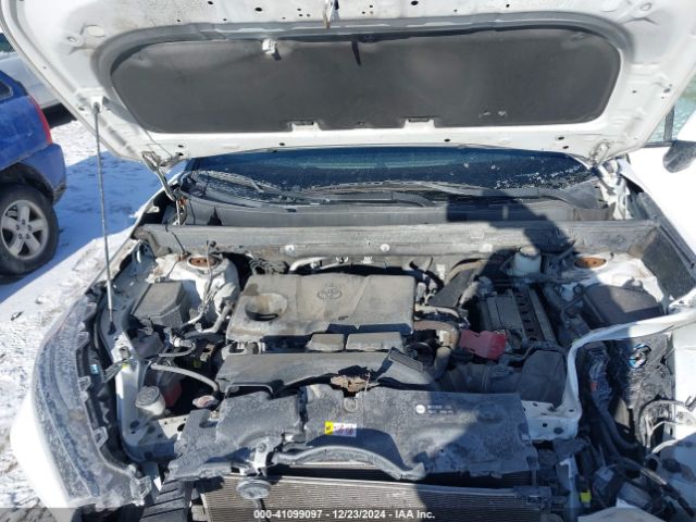 2T3G1RFV1LW108470 Toyota RAV4 LE