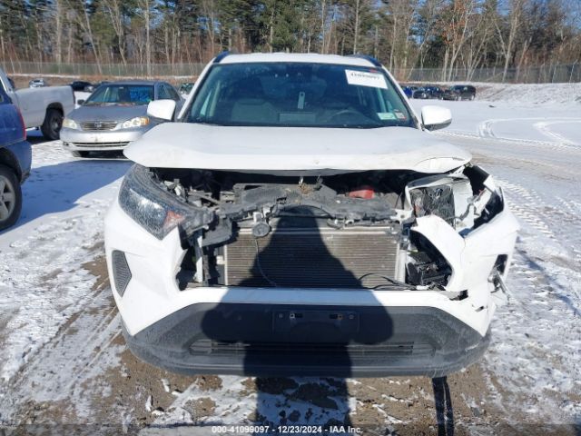 2T3G1RFV1LW108470 Toyota RAV4 LE