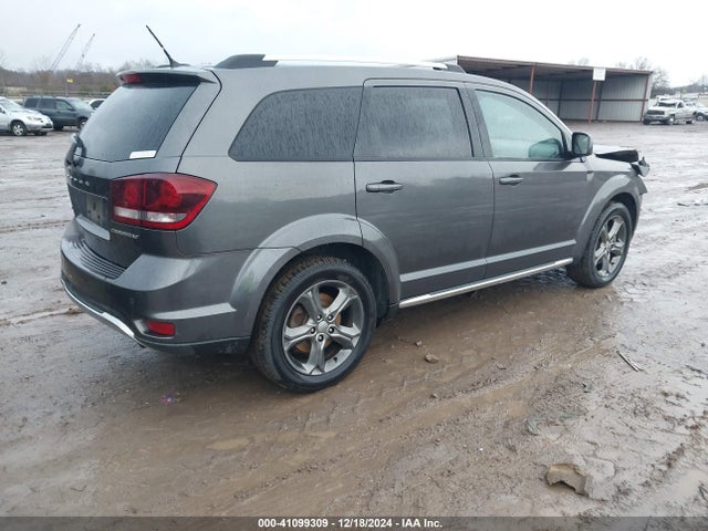 3C4PDCGB5FT637697 Dodge Journey Crossroad