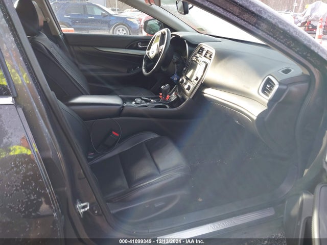 1N4AA6AP9GC385718 Nissan Maxima 3.5 Sv