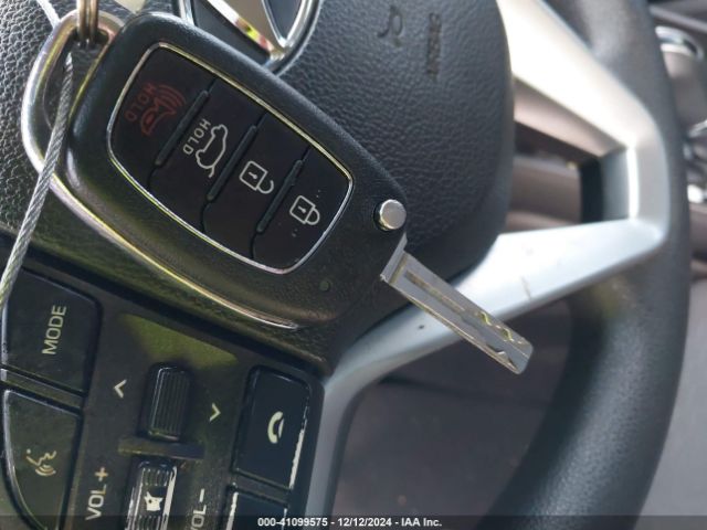 KM8J2CA49KU881841 Hyundai TUCSON SE