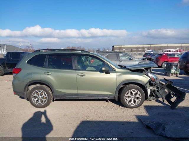 JF2SKAEC2KH455790 Subaru Forester Premium