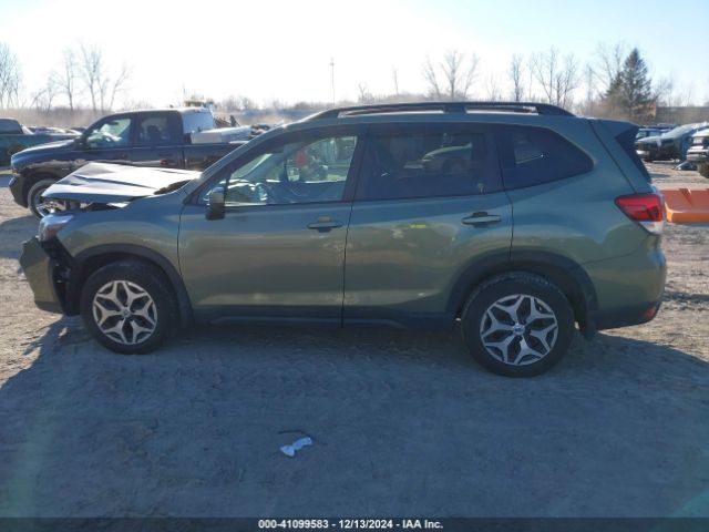 JF2SKAEC2KH455790 Subaru Forester Premium