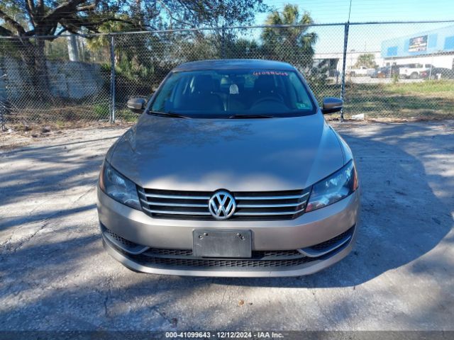 1VWBT7A32FC036424 Volkswagen Passat 1.8t Se