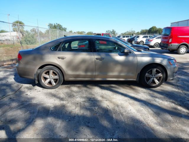 1VWBT7A32FC036424 Volkswagen Passat 1.8t Se