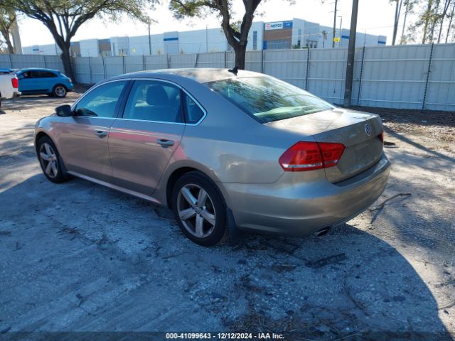 1VWBT7A32FC036424 Volkswagen Passat 1.8t Se