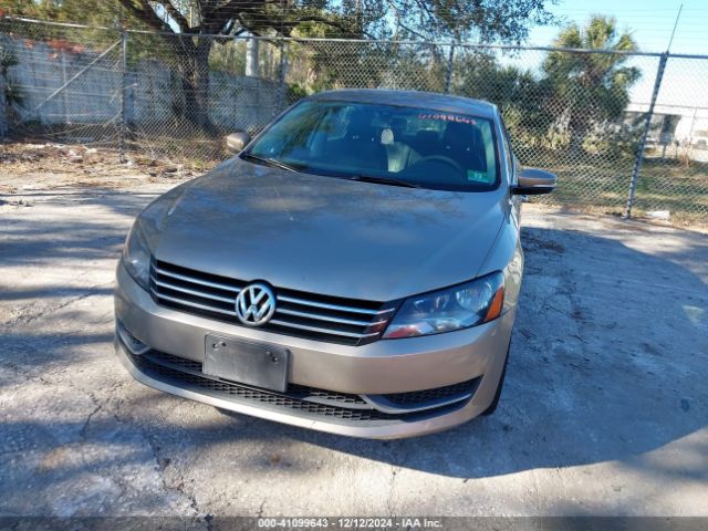 1VWBT7A32FC036424 Volkswagen Passat 1.8t Se