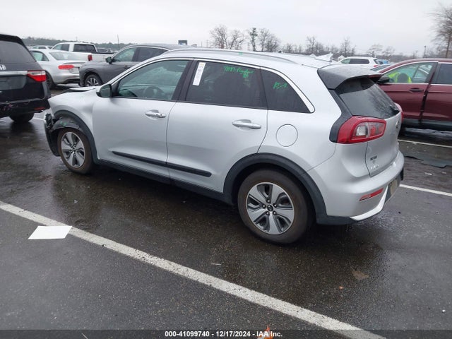 KNDCB3LC8K5283056 KIA NIRO LX