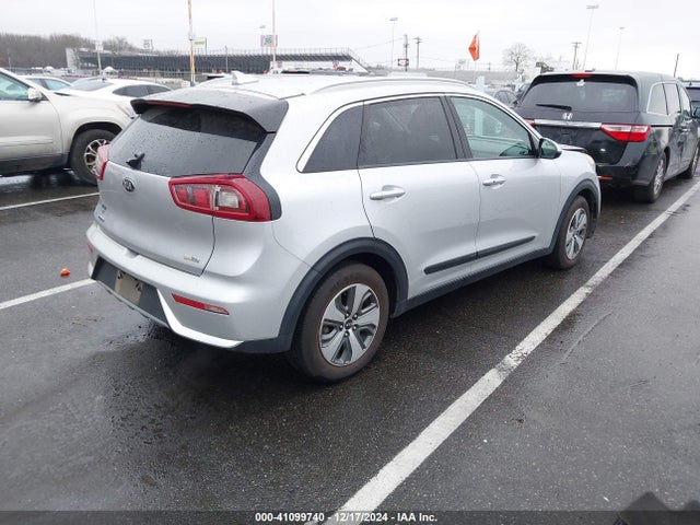 KNDCB3LC8K5283056 KIA NIRO LX