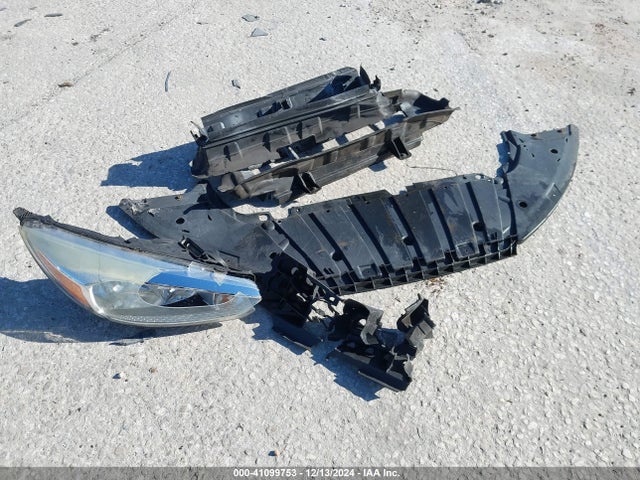 Ford FOCUS SE 2015 1FADP3K29FL301439 Image 12