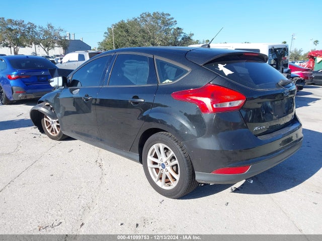 Ford FOCUS SE 2015 1FADP3K29FL301439 Image 3