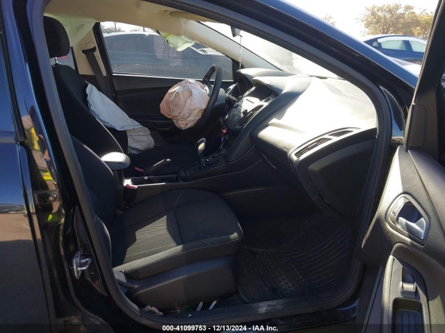 Ford FOCUS SE 2015 1FADP3K29FL301439 Image 5