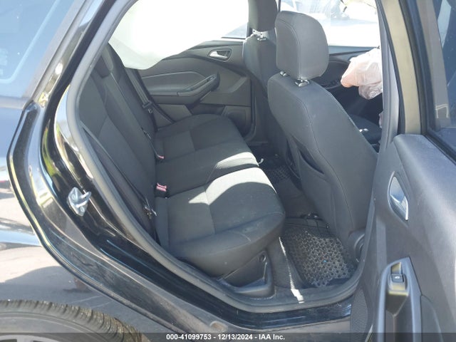 Ford FOCUS SE 2015 1FADP3K29FL301439 Image 8