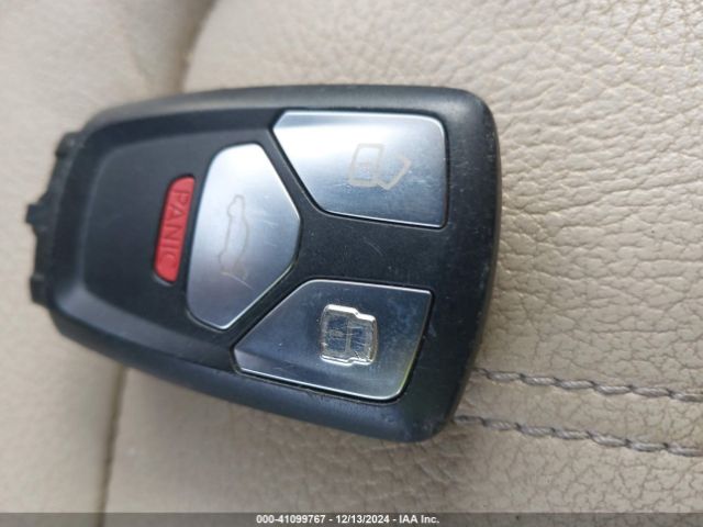 WA1BNAFY3J2006324 Audi Q5 2.0t Premium/2.0t Tech Premium
