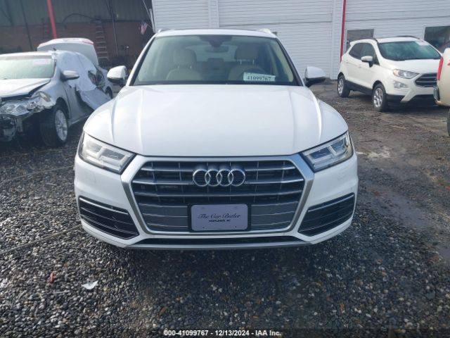 WA1BNAFY3J2006324 Audi Q5 2.0t Premium/2.0t Tech Premium