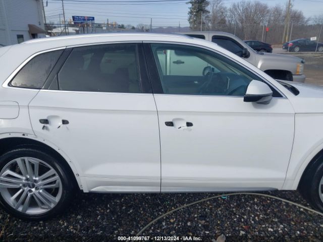 WA1BNAFY3J2006324 Audi Q5 2.0t Premium/2.0t Tech Premium