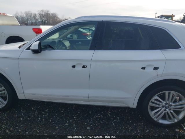 WA1BNAFY3J2006324 Audi Q5 2.0t Premium/2.0t Tech Premium