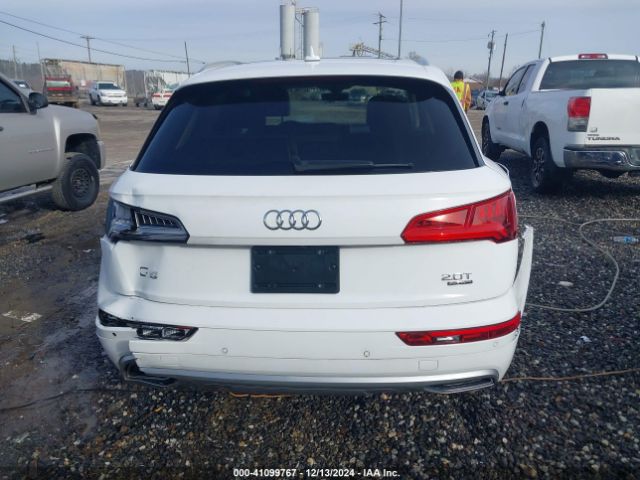 WA1BNAFY3J2006324 Audi Q5 2.0t Premium/2.0t Tech Premium