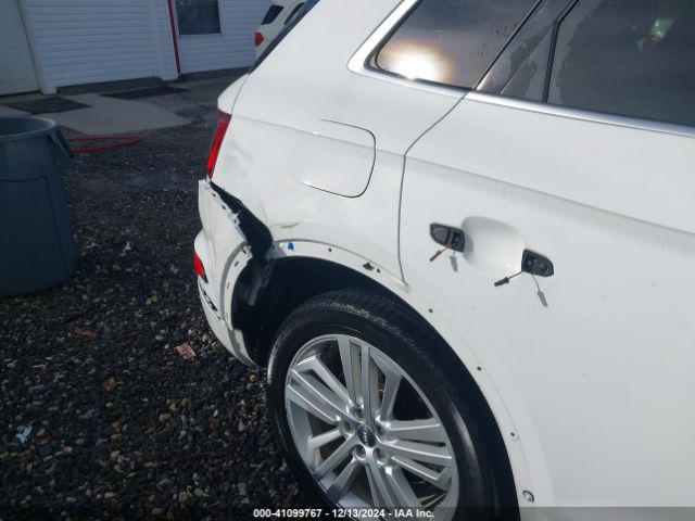 WA1BNAFY3J2006324 Audi Q5 2.0t Premium/2.0t Tech Premium