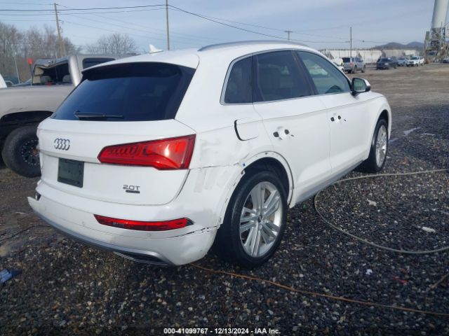 WA1BNAFY3J2006324 Audi Q5 2.0t Premium/2.0t Tech Premium