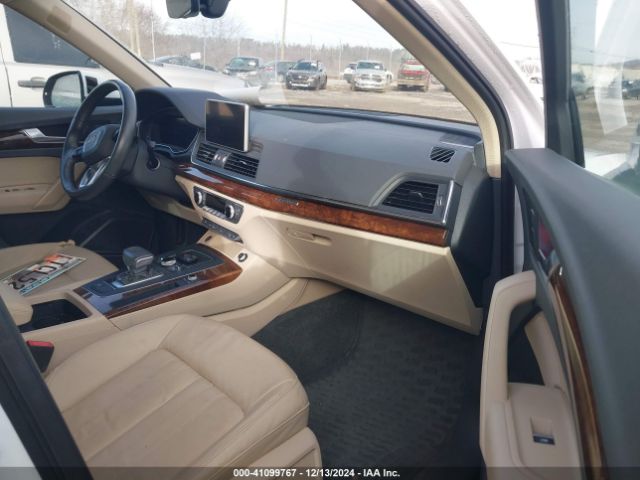 WA1BNAFY3J2006324 Audi Q5 2.0t Premium/2.0t Tech Premium