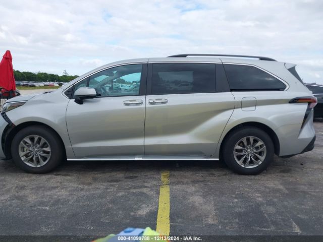 5TDYRKEC9RS200201 Toyota SIENNA XLE