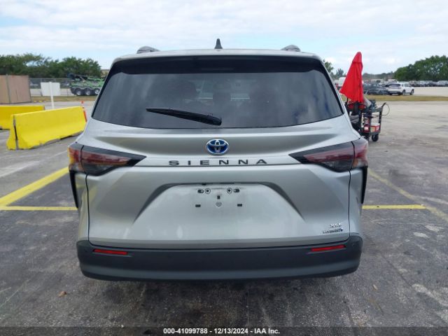 5TDYRKEC9RS200201 Toyota SIENNA XLE