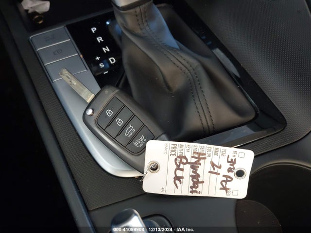 KMHLL4AG5MU195451 Hyundai ELANTRA SE