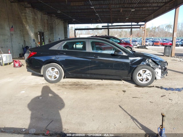 KMHLL4AG5MU195451 Hyundai ELANTRA SE