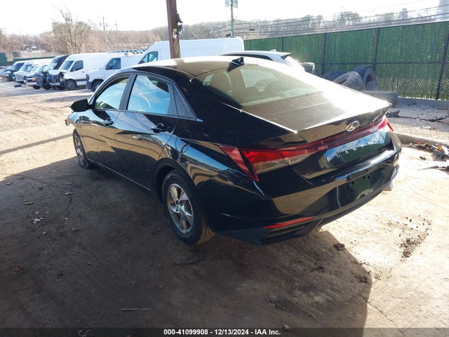 KMHLL4AG5MU195451 Hyundai ELANTRA SE