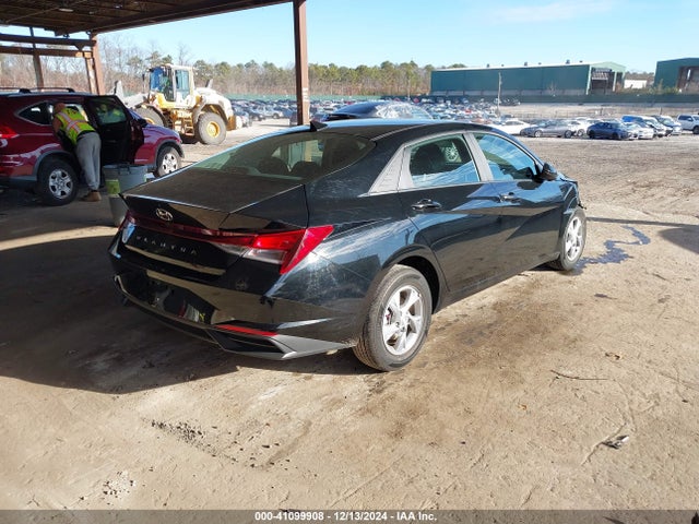 KMHLL4AG5MU195451 Hyundai ELANTRA SE