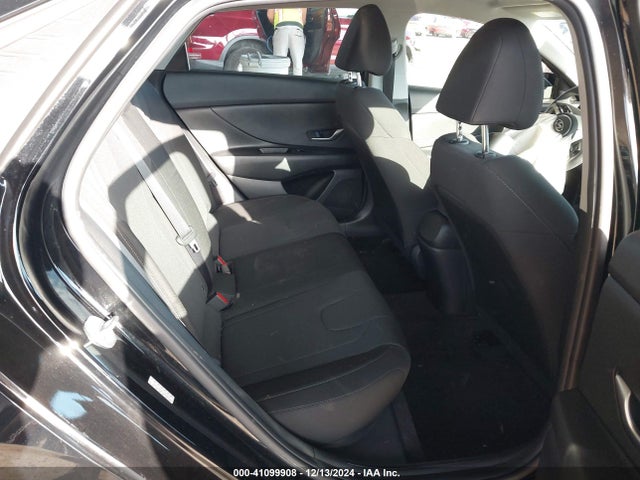 KMHLL4AG5MU195451 Hyundai ELANTRA SE