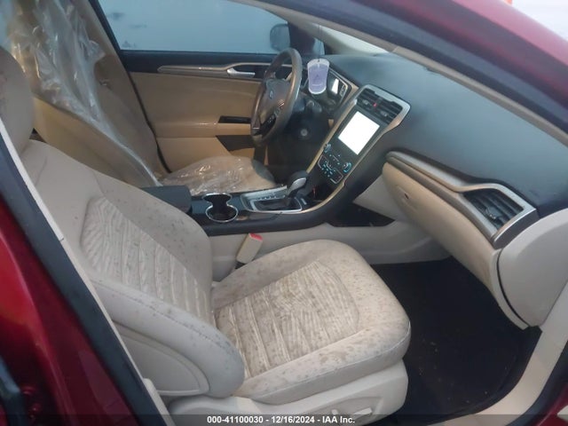 1FA6P0H74G5102086 Ford FUSION SE