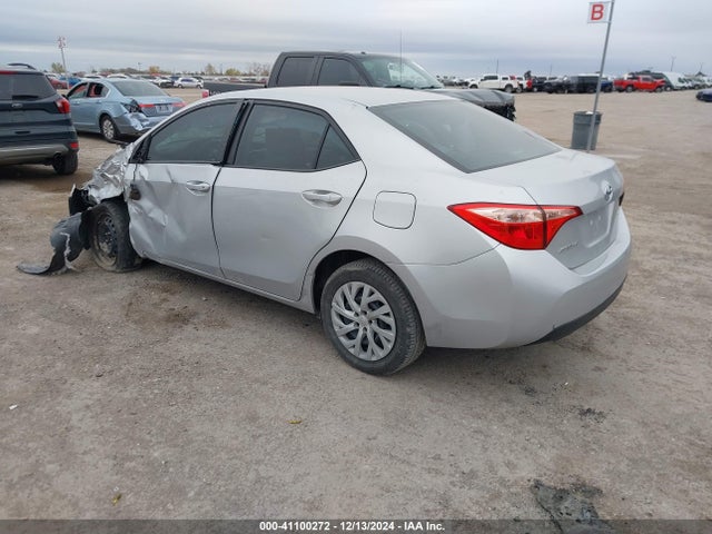 Toyota COROLLA LE 2017 5YFBURHE9HP683173 Image 3