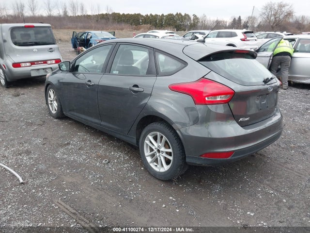 Ford FOCUS SE 2017 1FADP3K24HL305532 Image 3