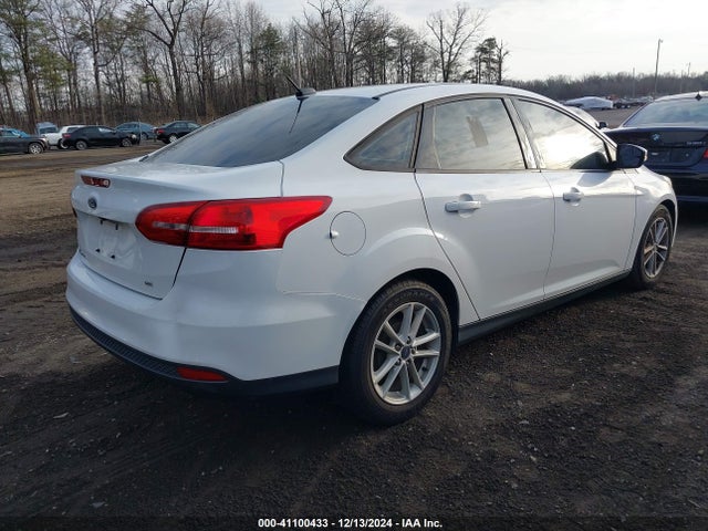Ford FOCUS SE 2017 1FADP3F20HL291090 Image 4
