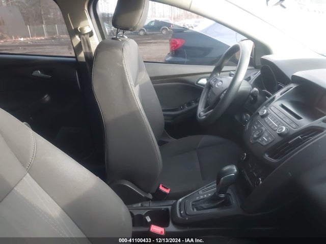 Ford FOCUS SE 2017 1FADP3F20HL291090 Image 5