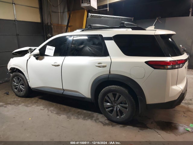 5N1DR3BD2NC205295 Nissan Pathfinder Sv 4wd