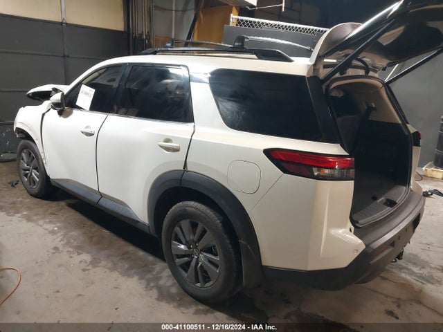 5N1DR3BD2NC205295 Nissan Pathfinder Sv 4wd