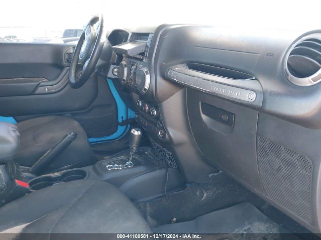 1C4BJWDG8HL574971 Jeep Wrangler Unlimited Sport 4x4