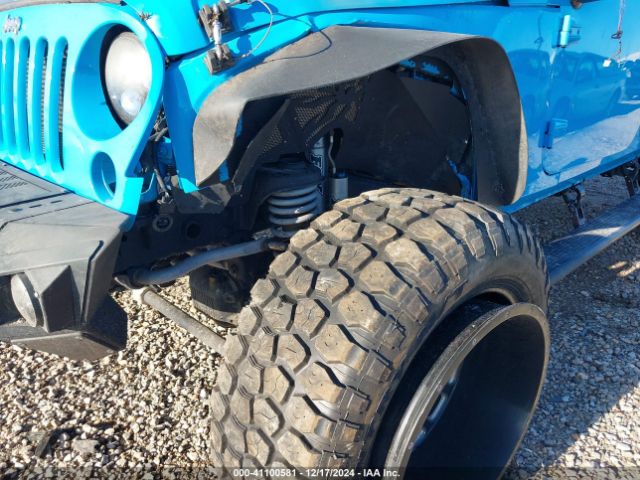 1C4BJWDG8HL574971 Jeep Wrangler Unlimited Sport 4x4